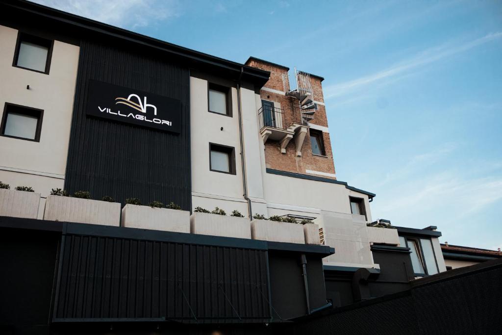 Ah Villaglori Boutique Apartments - 4 star hotels in Brescia, Lake Garda, Italy
