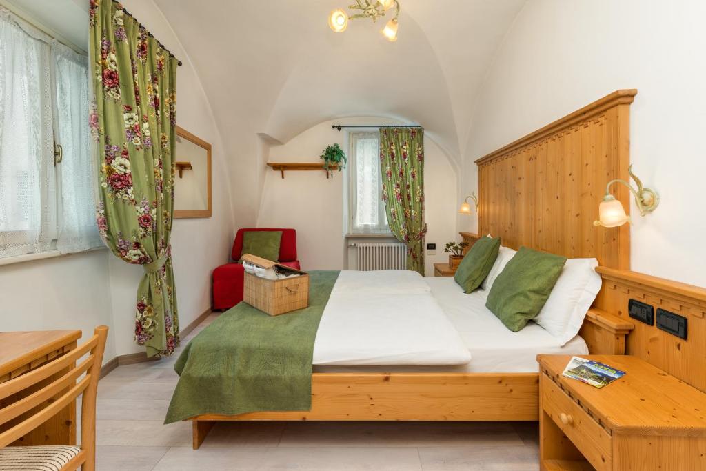 Albergo Alla Costa - 3 star accommodation in Lago di Ledro, Lake Garda, Italy
