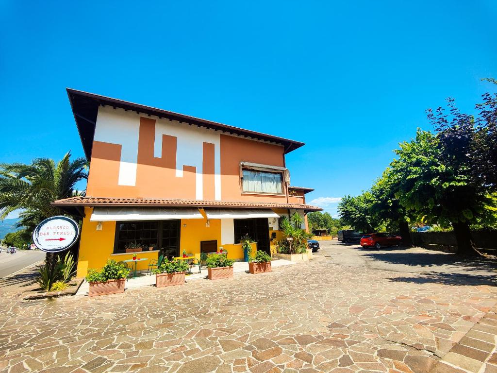 Albergo BB Tenesi - 2 star accommodation in Manerba del Garda, Lake Garda, Italy