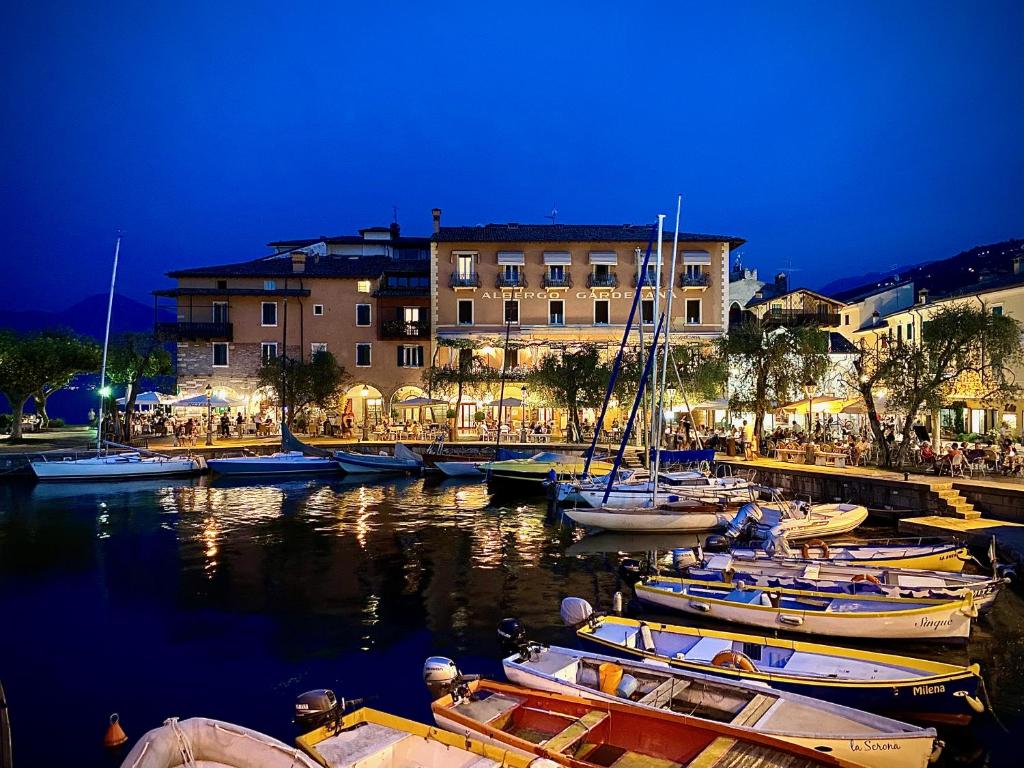 Albergo Gardesana - 3 star accommodation in Torri del Benaco, Lake Garda, Italy