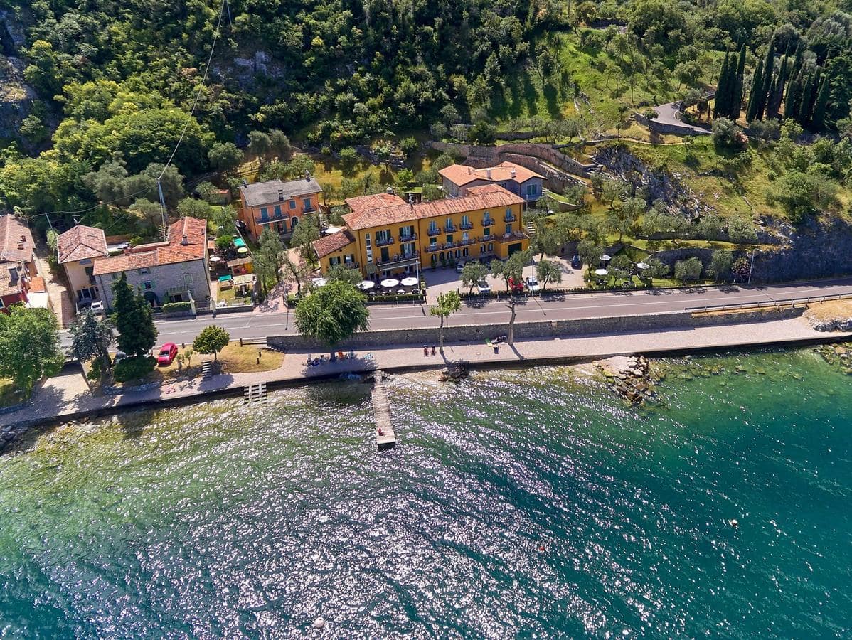 Hotel Del Garda - 2 star hotel in Torri del Benaco, Lake Garda, Italy
