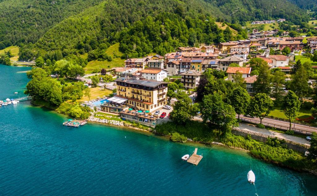 Albergo Mezzolago - 3 star hotels in Valle di Ledro, Lake Garda, Italy