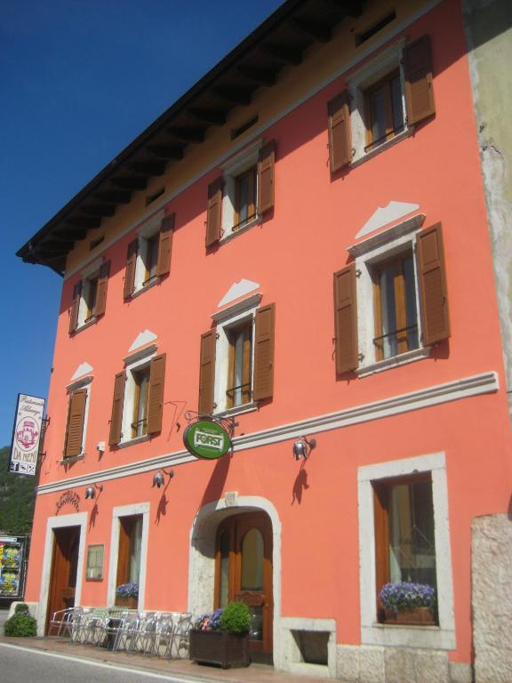 Albergo Ristorante Da Neni - 2 star hotels in Mori, Lake Garda, Italy