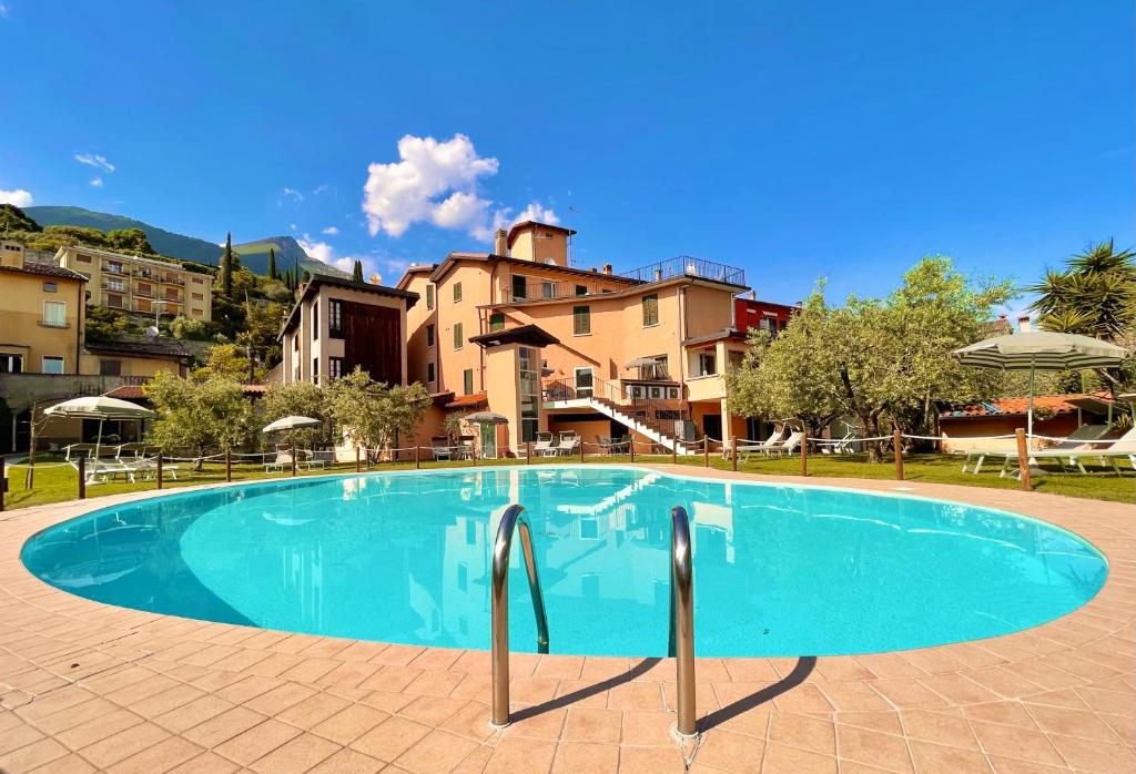 Albergo Vittoria - 3 star accommodation in Toscolano Maderno, Lake Garda, Italy