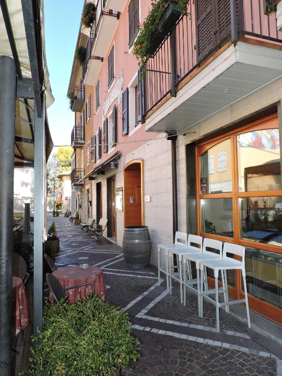 Hotel Zeni - 2 star hotels in Brentonico, Lake Garda, Italy