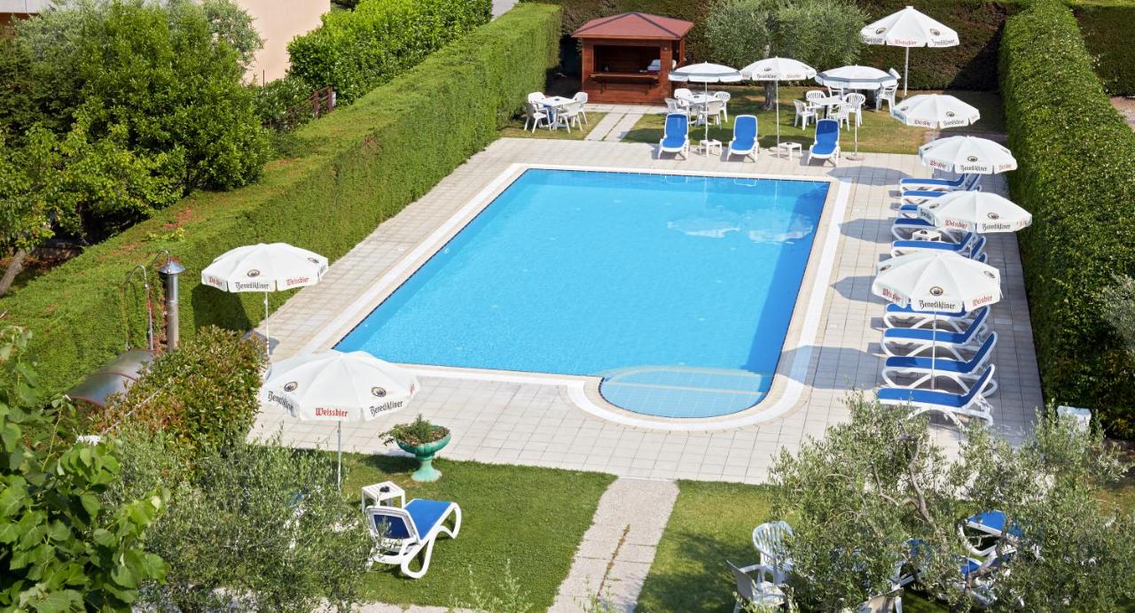 Hotel Andreis - 2 star hotels in Cavaion Veronese, Lake Garda, Italy