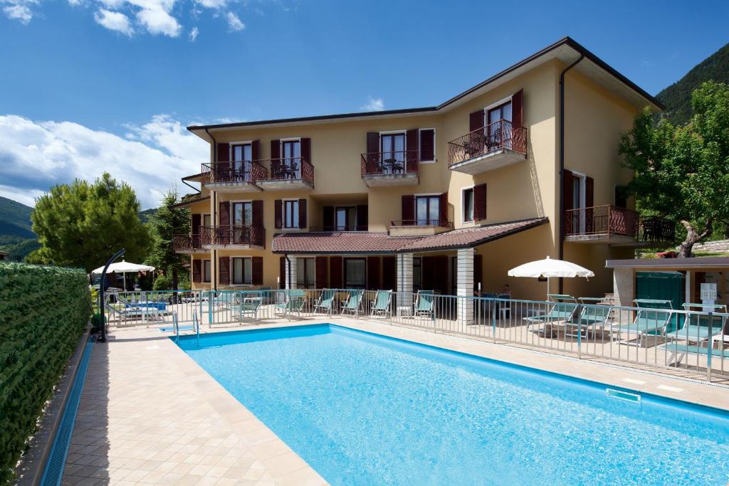 Hotel Astra - 3 star hotels in Tignale, Lake Garda, Italy