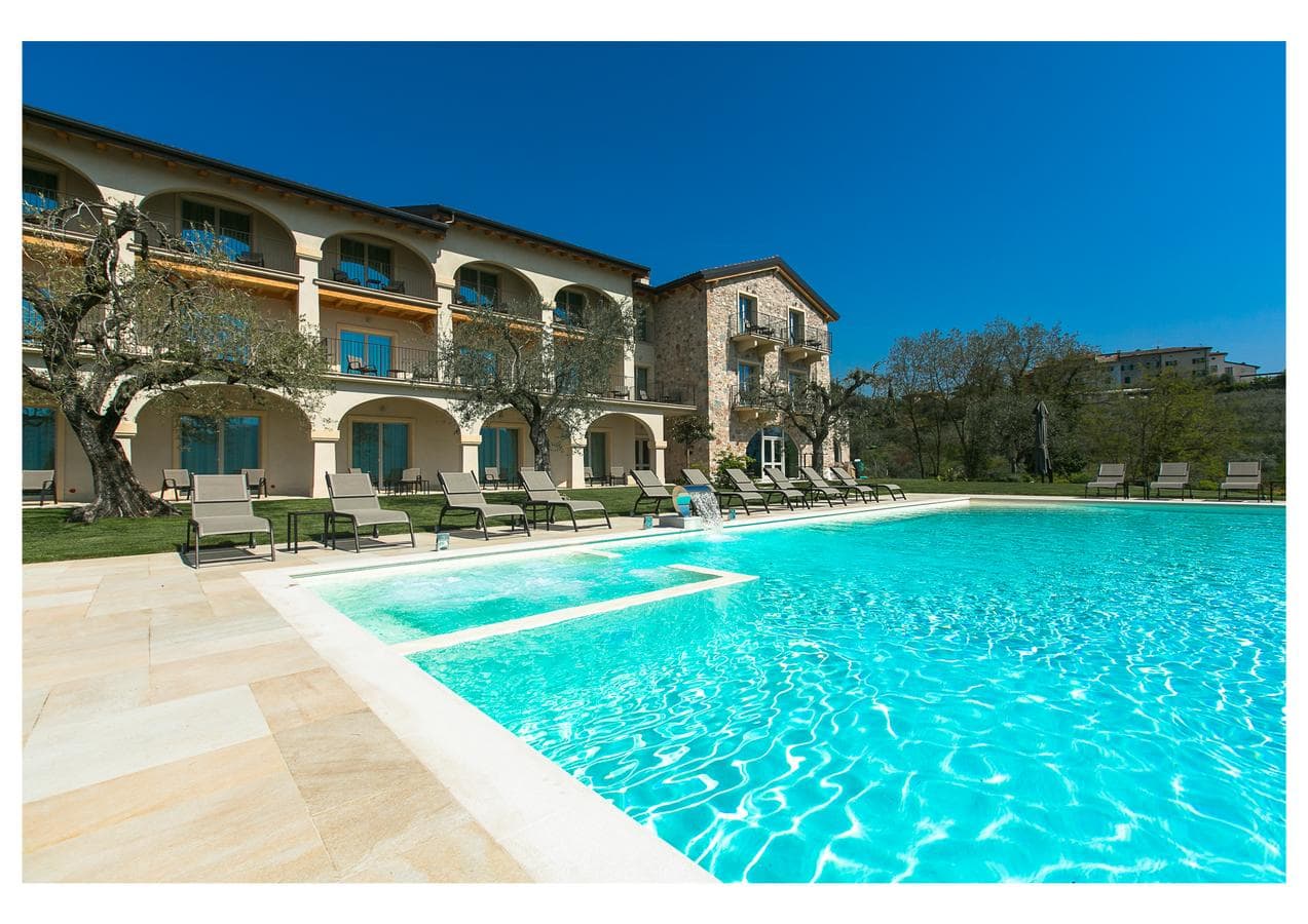 Ca' Barbini Resort - 4 star hotel in Garda, Lake Garda, Italy