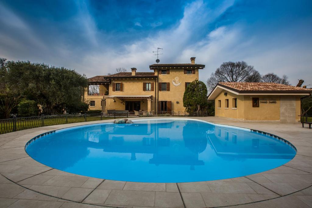 Casale la Meridiana - bed and breakfast in Ponti sul Mincio, Lake Garda, Italy