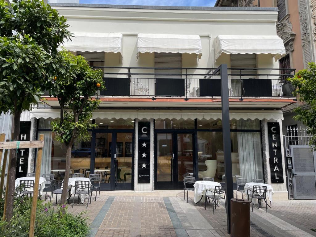 Hotel Central Giacomini - 3 star hotels in Salò, Lake Garda, Italy