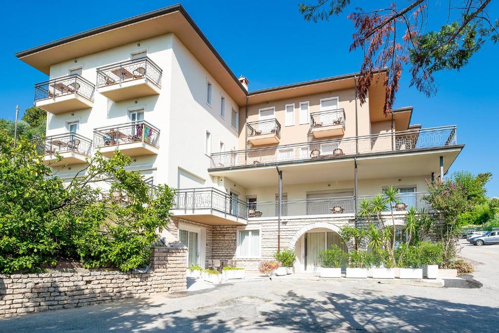 Residenza Panorama - 3 star hotels in Costermano sul Garda, Lake Garda, Italy