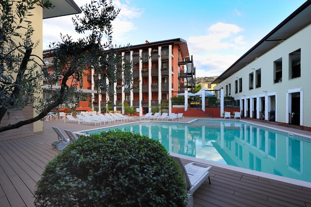 Hotel Vela - 3 star hotels in Nago-Torbole, Lake Garda, Italy