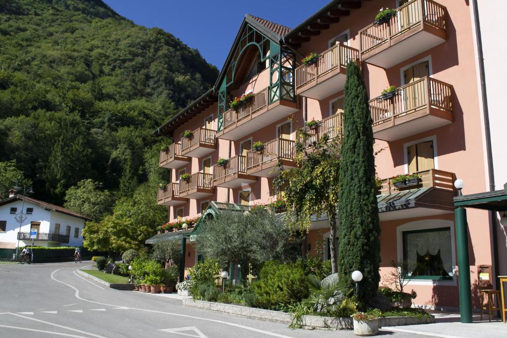 Club Hotel Tenno - 3 star accommodation in Tenno, Lake Garda, Italy