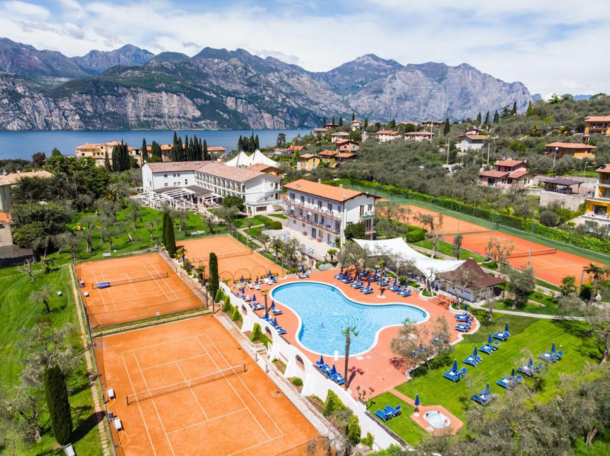 Club Hotel Olivi - Tennis Center - 3 star hotels in Malcesine, Lake Garda, Italy