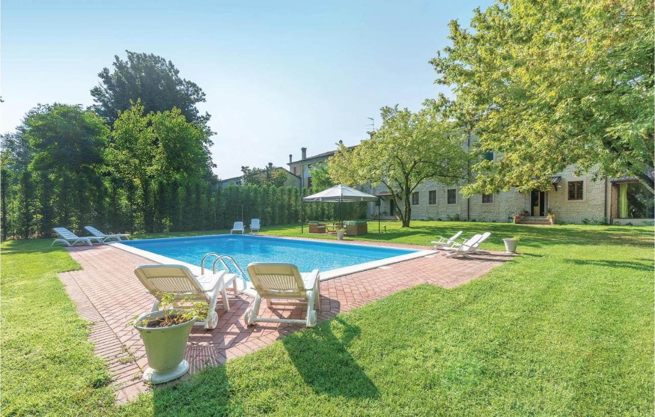 Corte La Pila - 4 star hotels in Marmirolo, Lake Garda, Italy