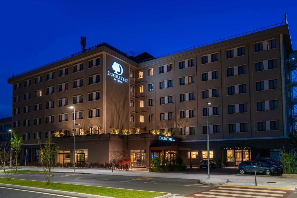 DoubleTree by Hilton Brescia - 4 star accommodation in Brescia, Lake Garda, Italy