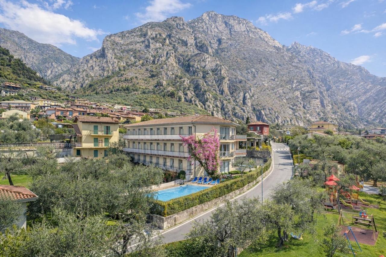 Hotel Garden - 3 star hotels in Limone sul Garda, Lake Garda, Italy
