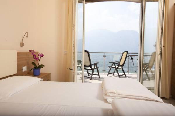 Hotel Garnì Vela d'oro - 3 star hotels in Brenzone sul Garda, Lake Garda, Italy