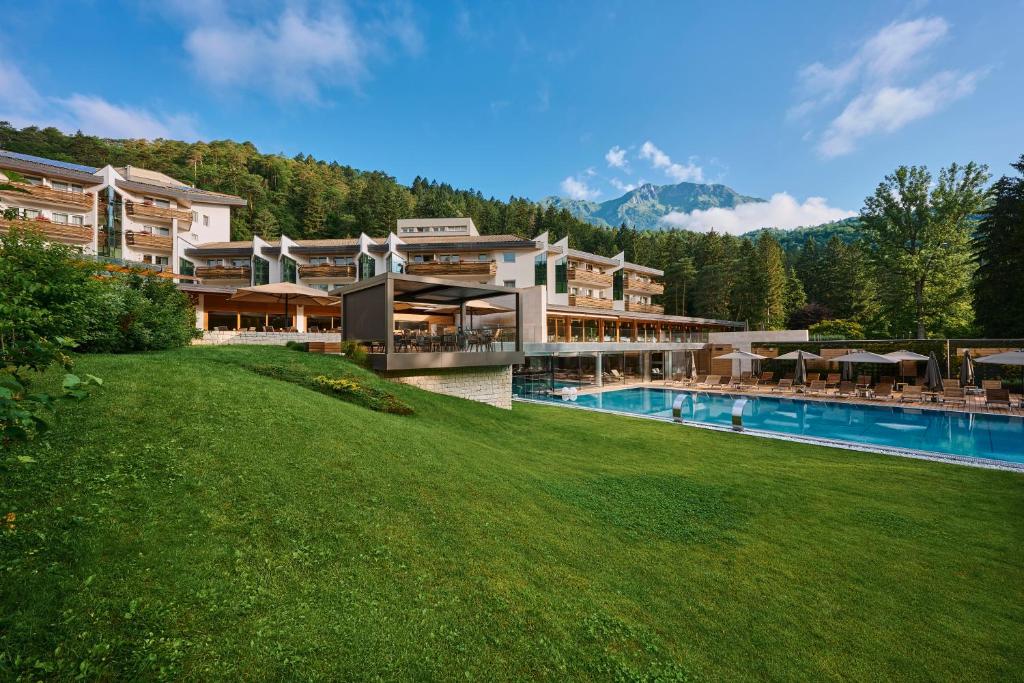 Grand Hotel Terme Di Comano - 4 star accommodation in Comano Terme, Lake Garda, Italy