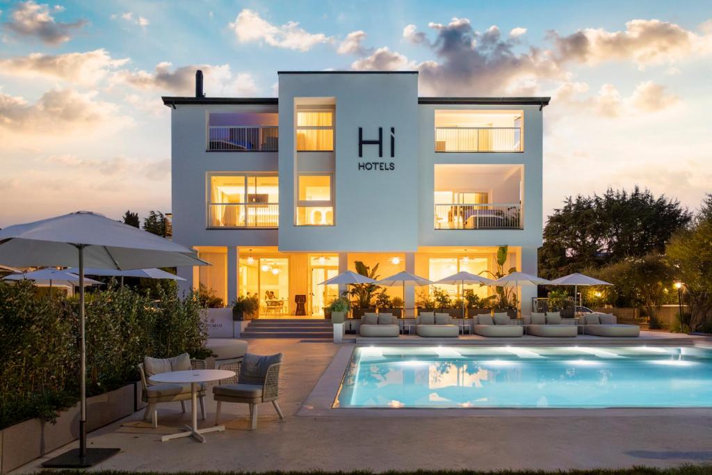 Hi Hotels Sirmione - Lakeview Pool - 4 star accommodation in Sirmione, Lake Garda, Italy