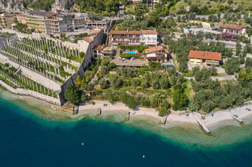 Hotel Al Rio Se - 3 star accommodation in Limone sul Garda, Lake Garda, Italy