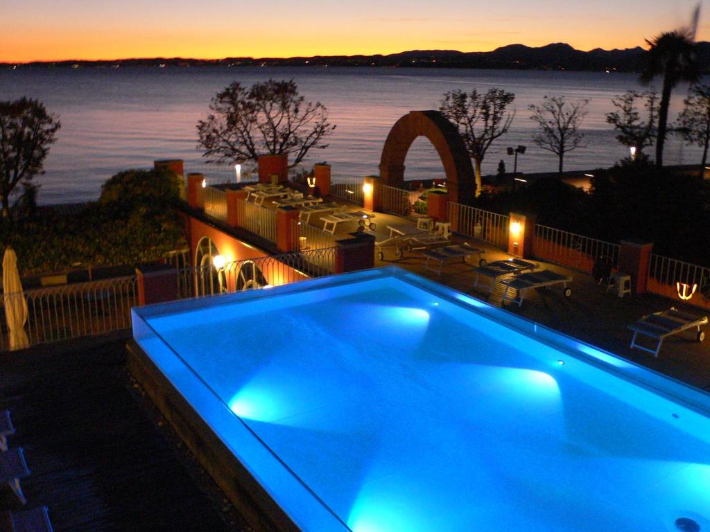 Hotel Alla Riviera - 3 star accommodation in Bardolino, Lake Garda, Italy