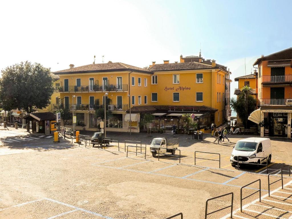 Hotel Alpino - 2 star accommodation in Malcesine, Lake Garda, Italy