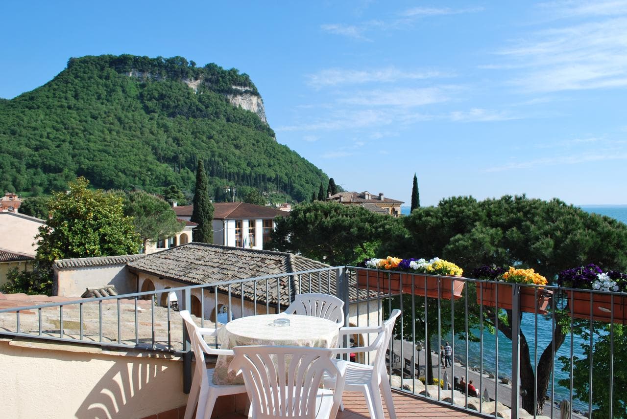 Hotel All'Ancora - 2 star hotel in Garda, Lake Garda, Italy
