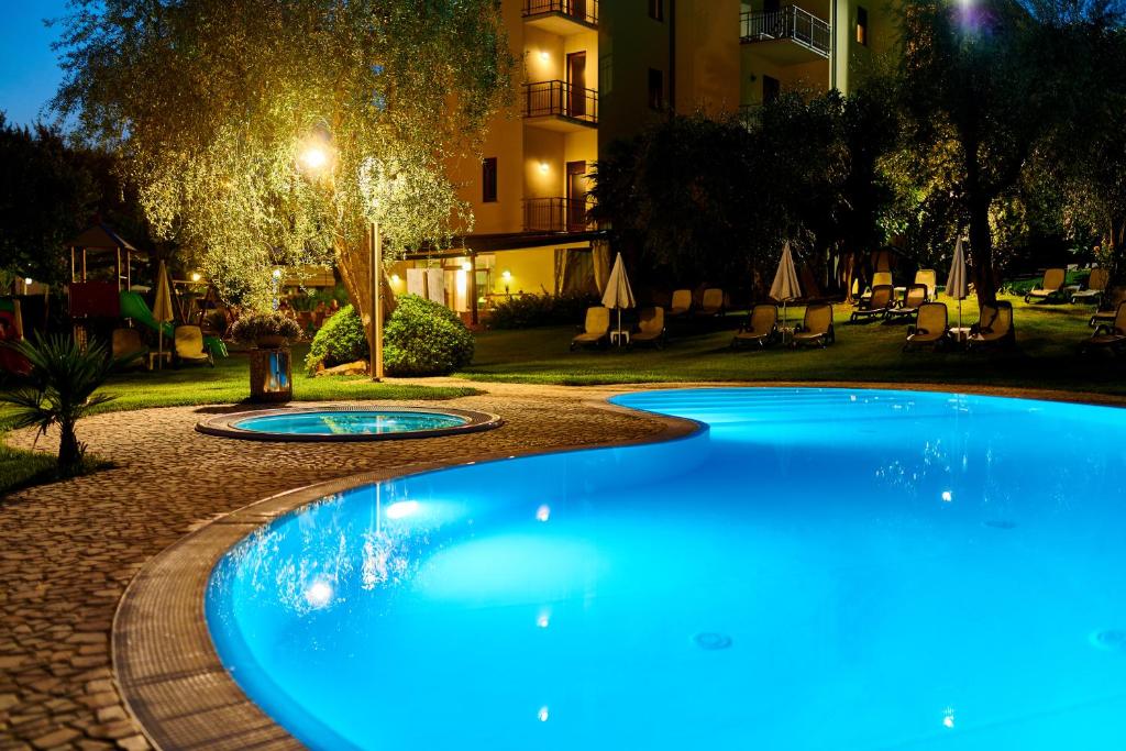 Hotel Benacus - 3 star accommodation in Malcesine, Lake Garda, Italy