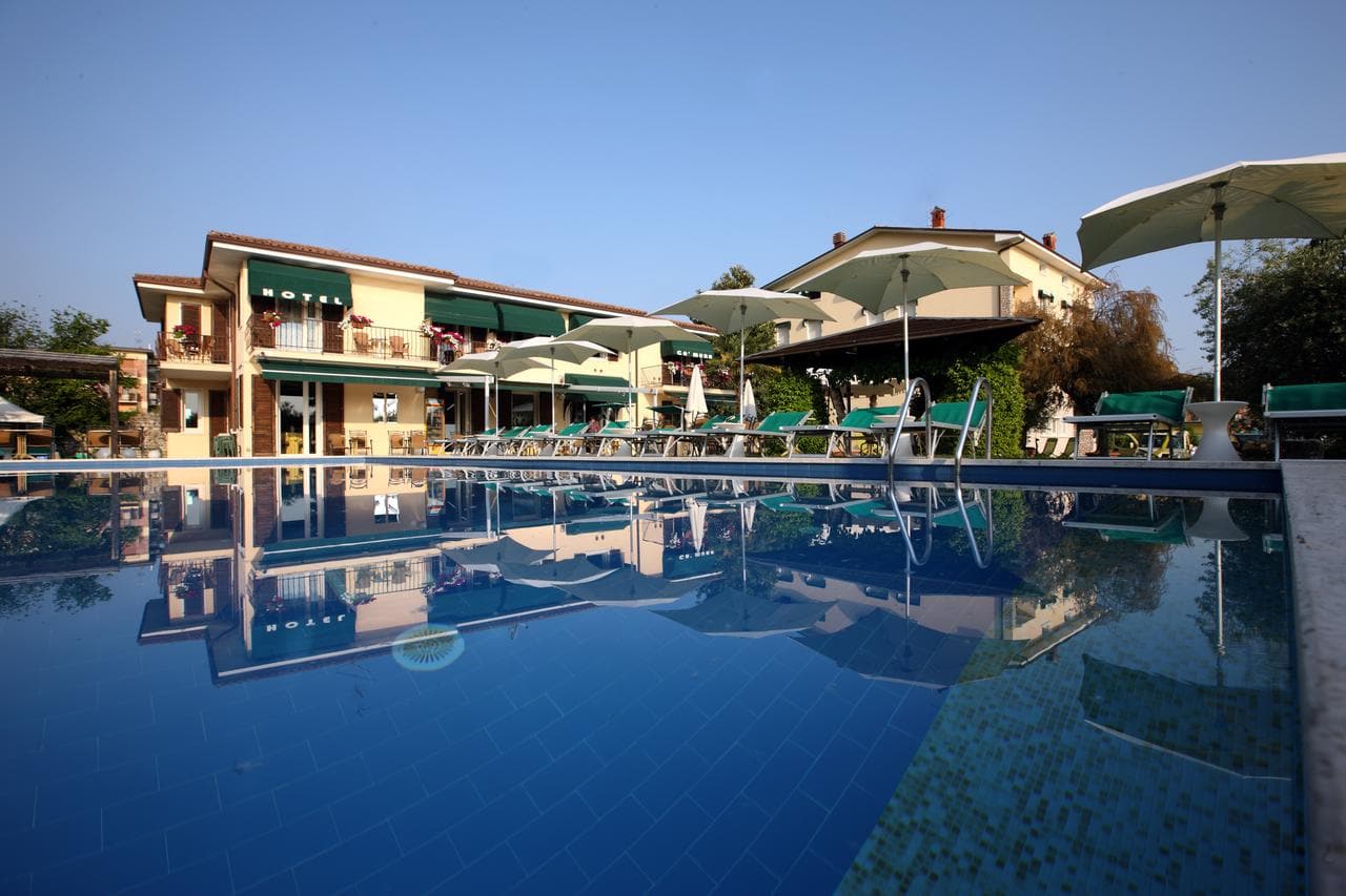 Hotel Ca' Mura - 3 star hotel in Bardolino, Lake Garda, Italy