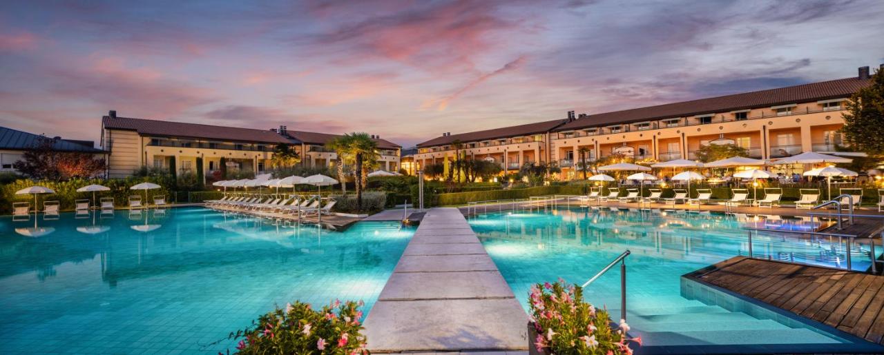 Hotel Caesius Thermae & Spa Resort - 4 star hotel in Bardolino, Lake Garda, Italy