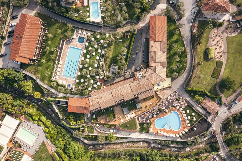 Hotel Caravel - 4 star accommodation in Limone sul Garda, Lake Garda, Italy