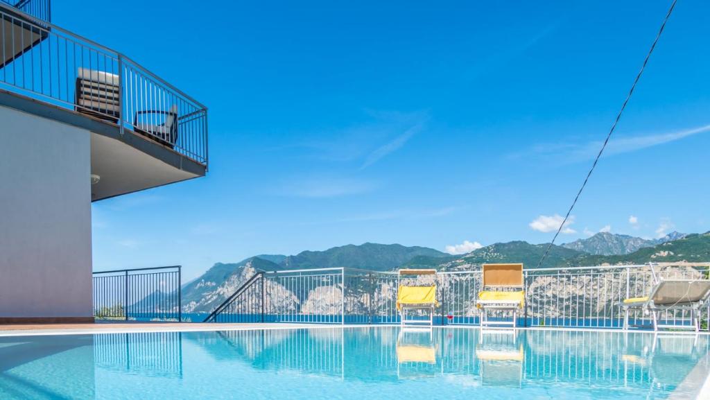 Hotel Casa Marinella - 3 star accommodation in Malcesine, Lake Garda, Italy