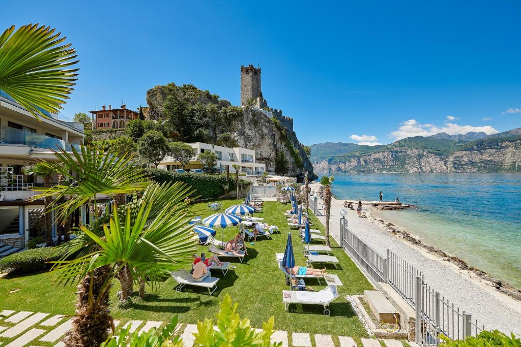 Hotel Castello Lake Front - 3 star accommodation in Malcesine, Lake Garda, Italy