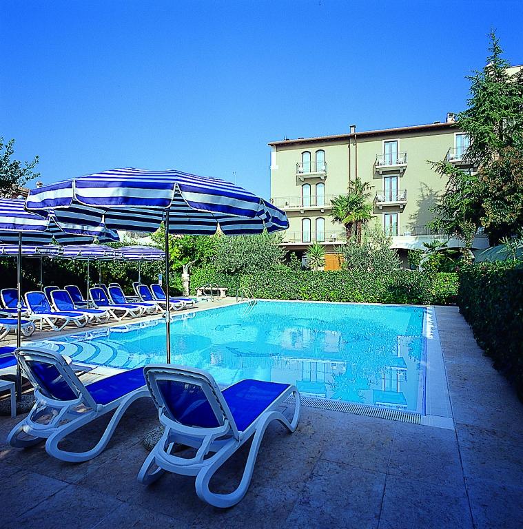 Hotel Catullo - 3 star accommodation in Bardolino, Lake Garda, Italy