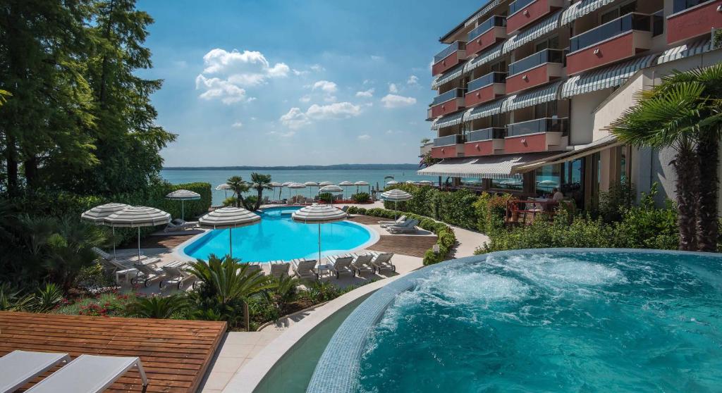 Hotel Continental Wellness & Spa - 4 star accommodation in Sirmione, Lake Garda, Italy