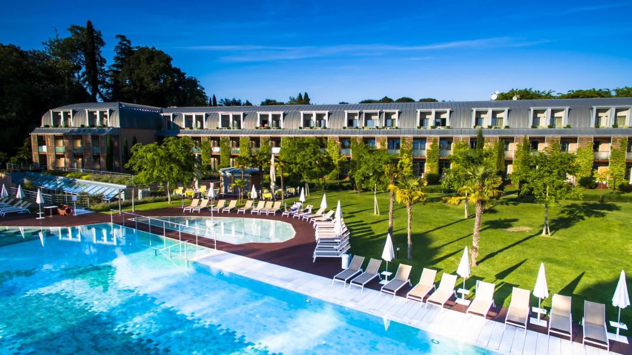 Hotel Corte Valier - 4 star hotel in Lazise, Lake Garda, Italy