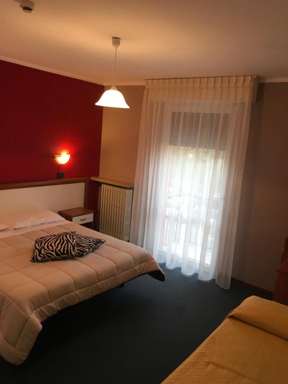 Hotel Cortina - 2 star accommodation in Garda, Lake Garda, Italy