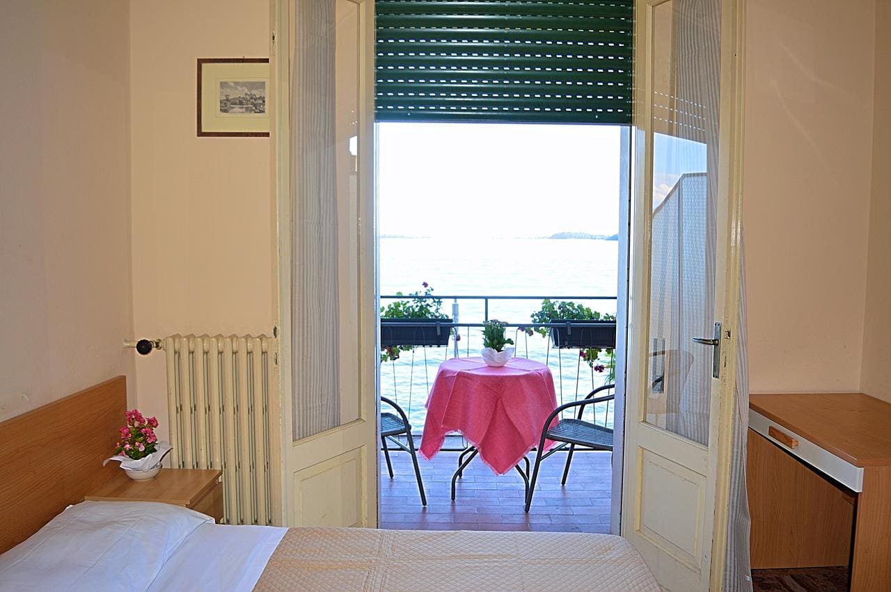 Hotel Diana - 2 star hotel in Gardone Riviera, Lake Garda, Italy
