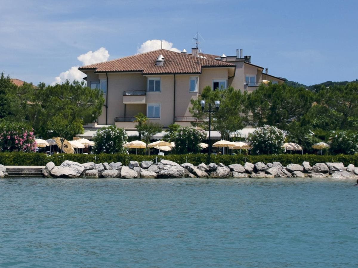 Hotel Du Lac et Bellevue - 4 star hotel in Bardolino, Lake Garda, Italy