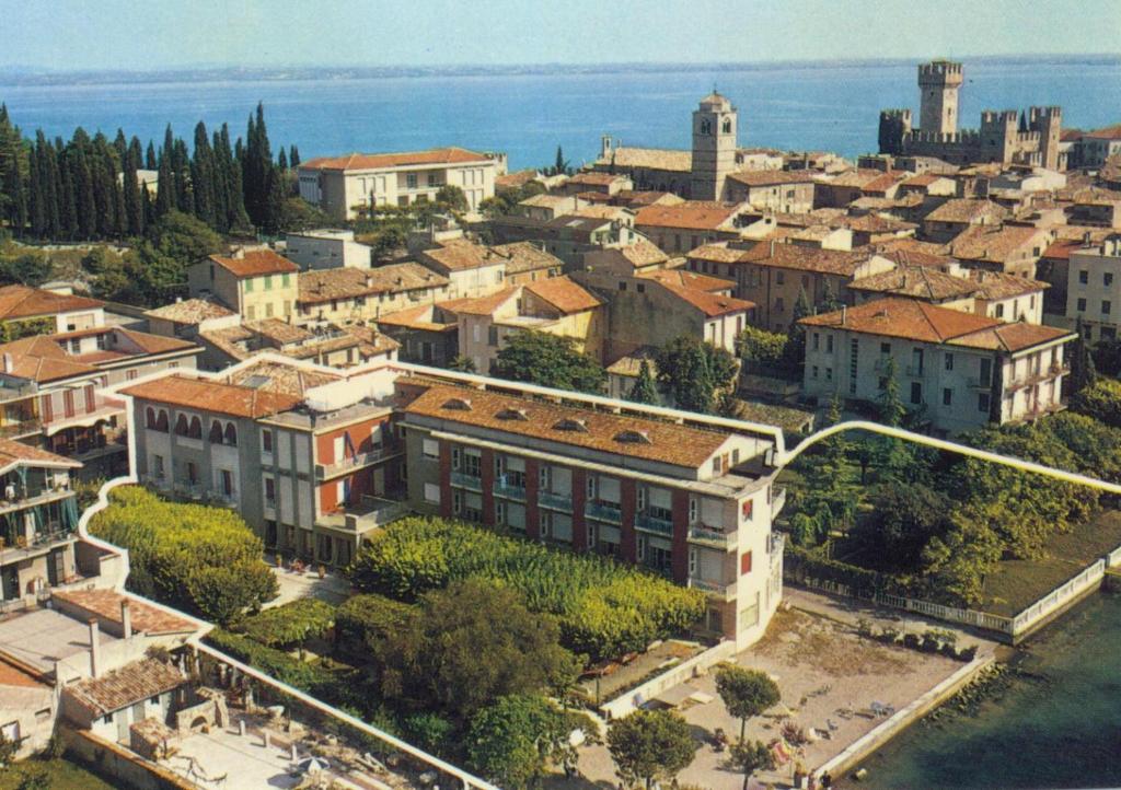 Hotel Giardino - 3 star accommodation in Sirmione, Lake Garda, Italy