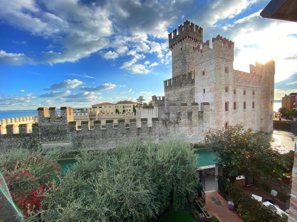 Hotel Grifone - 3 star accommodation in Sirmione, Lake Garda, Italy