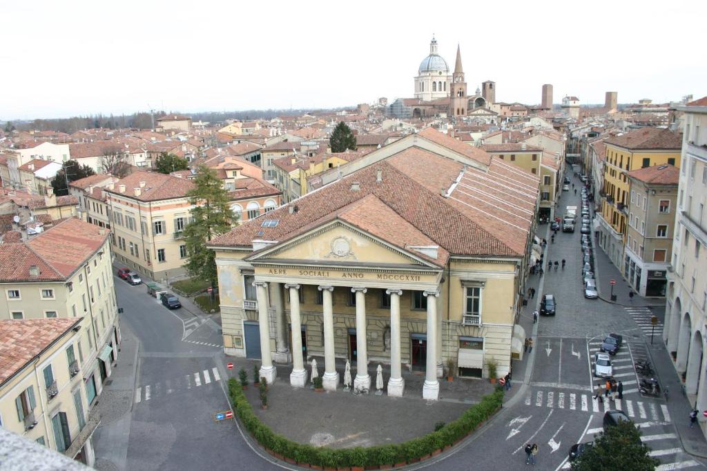 Hotel Italia City Center - 3 star accommodation in Mantova, Lake Garda, Italy