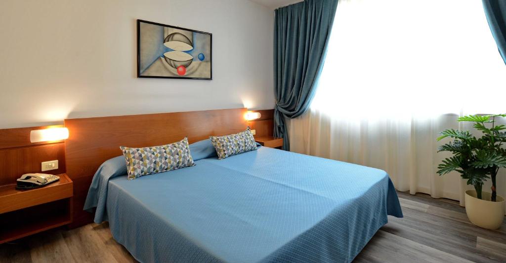 Hotel Krystal - 3 star accommodation in Bussolengo, Lake Garda, Italy
