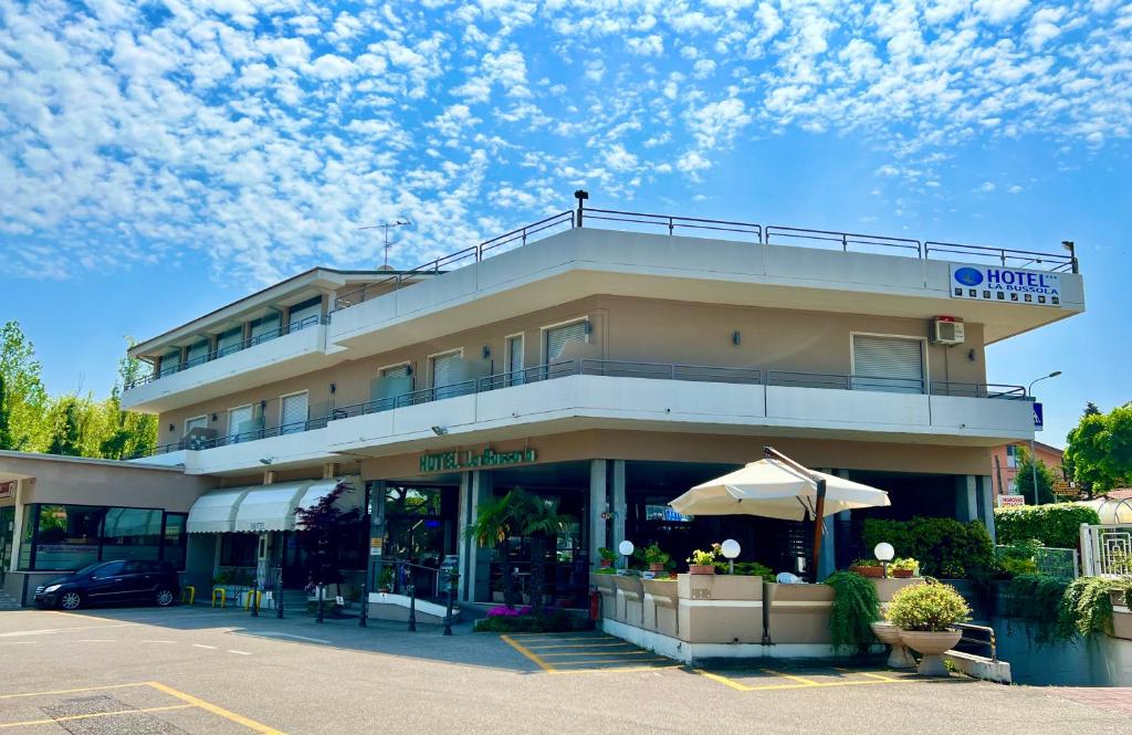 Hotel La Bussola - 3 star accommodation in Padenghe sul Garda, Lake Garda, Italy