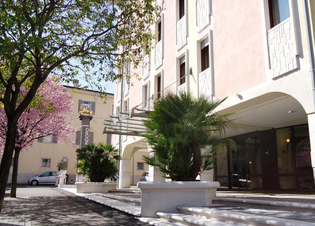 Hotel Leon d'Oro - 4 star accommodation in Rovereto, Lake Garda, Italy