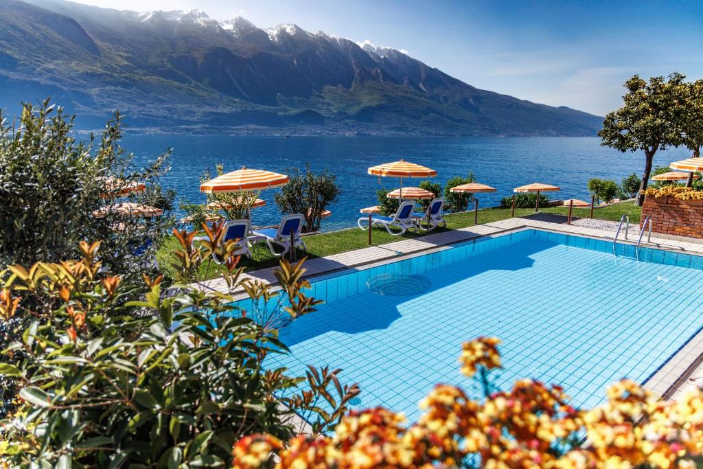 Hotel Lido Lakefront - 3 star accommodation in Limone sul Garda, Lake Garda, Italy