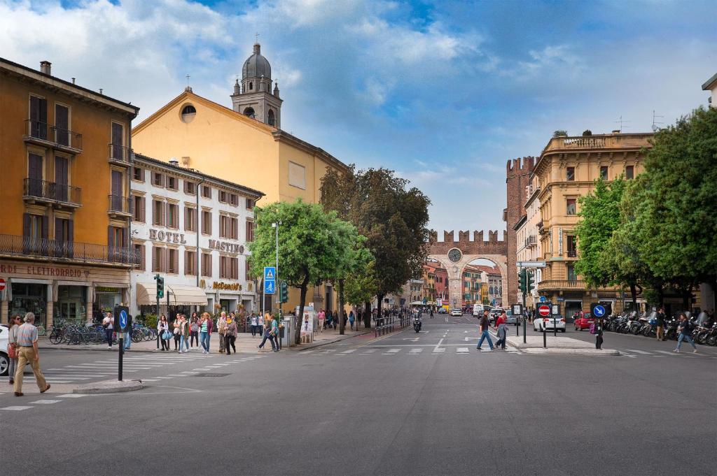 Hotel Mastino - 3 star accommodation in Verona, Lake Garda, Italy