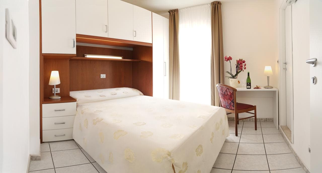Hotel Orchidea - 3 star hotel in Bardolino, Lake Garda, Italy
