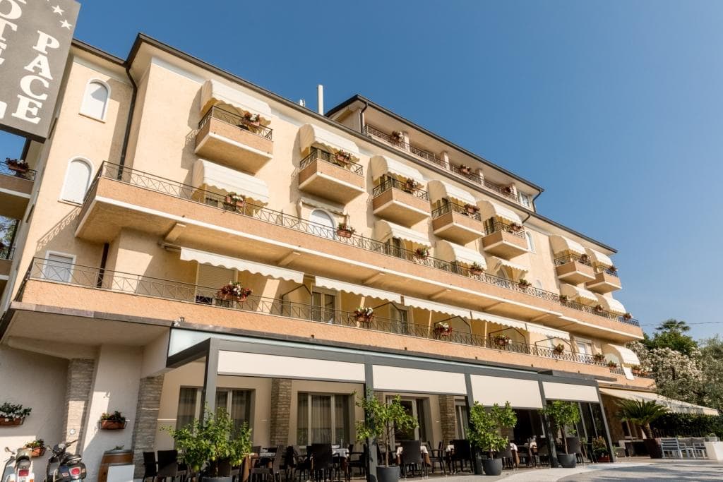 Hotel Pace - 3 star hotel in Torri del Benaco, Lake Garda, Italy